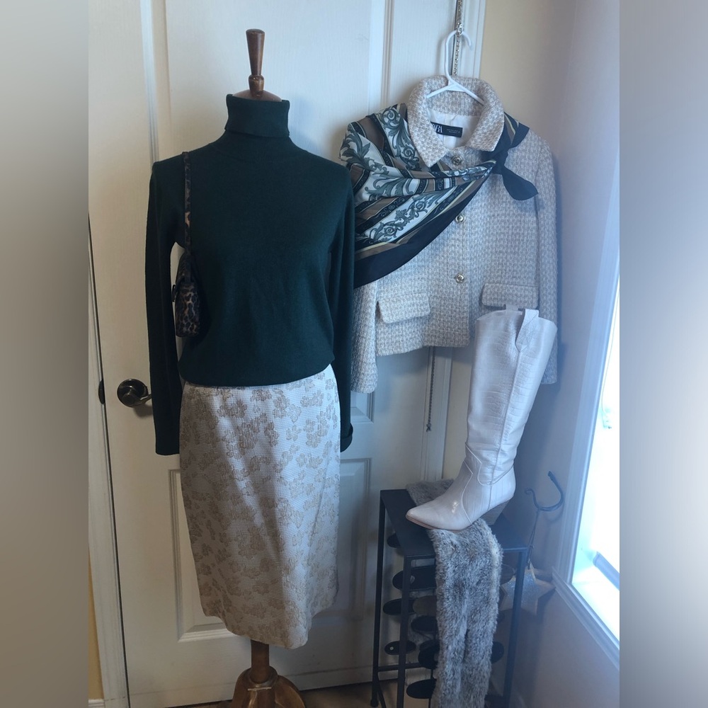 Le Suit creamy gold jacquard A Line/pencil  skirt